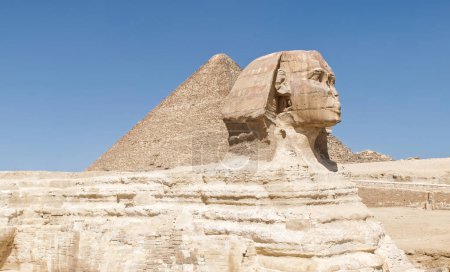 Téléchargez les photos : Le Grand Sphinx et la pyramide de Khafre (Chephren) dans le plateau de Gizeh. Égypte. - en image libre de droit