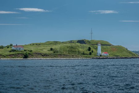 Téléchargez les photos : Point de vue sur l'île Georges dans le port de Halifax au Canada - en image libre de droit