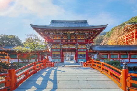 Foto de Santuario Yutoku Inari en la ciudad de Kashima, Prefectura de Saga. Es considerado uno de los tres santuarios más importantes de Japón dedicado a Inari junto a Fushimi Inari en Kyoto y Toyokawa Inari en Aichi - Imagen libre de derechos