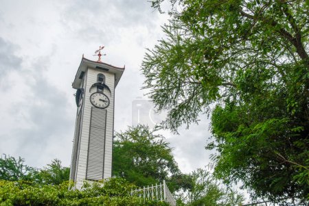 Foto de Atkinson Clock Tower en Kota Kinabalu, Sabah, Malasia - Imagen libre de derechos