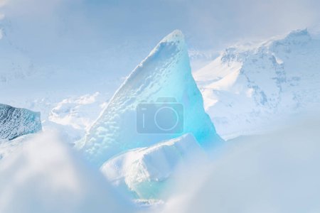 Foto de Islandia. El hielo como fondo. Parque Nacional Vatnajokull. Vista de la laguna de hielo. Paisajes invernales en Islandia. Fondo natural. País del norte. - Imagen libre de derechos