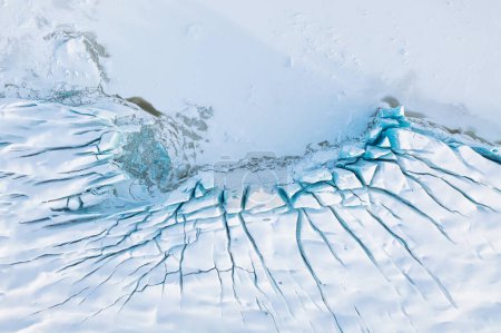 Foto de Islandia. Paisaje de un dron. Destrucción del glaciar en Islandia debido al calentamiento global. Vista aérea del glaciar. El cambio climático importa. Lugar famoso en Islandia. - Imagen libre de derechos