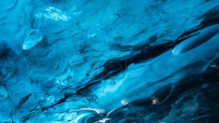 Téléchargez les photos : Islande. La glace comme toile de fond. Parc national Vatnajokull. Vue intérieure de la grotte de glace. Paysages hivernaux en Islande. Contexte naturel. Pays du Nord. - en image libre de droit