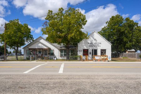 Téléchargez les photos : Panna Maria, Texas, États-Unis - 12 octobre 2023 : Centre du patrimoine polonais à Panna Maria, Texas. Le plus ancien établissement polonais aux États-Unis - en image libre de droit