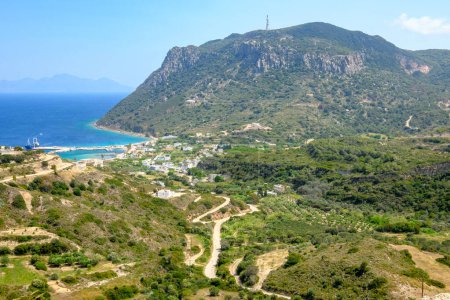 Vue sur la ville et le port de Kefalos sur l'île de Kos. Grèce