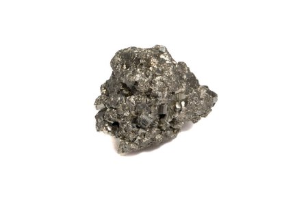 pierre gemme brute pyrite naturelle sur fond blanc