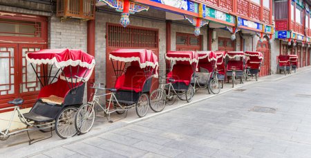 Panorama von Rikschas auf den Straßen der historischen Stadt Yangliuqing in Tianjin, China