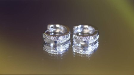 Foto de Pendientes de diamantes en oro blanco
. - Imagen libre de derechos