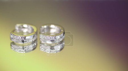 Foto de Pendientes de diamantes en oro blanco
. - Imagen libre de derechos
