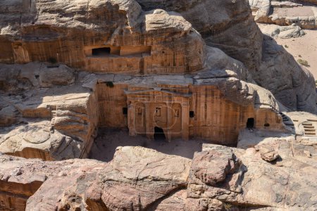 Téléchargez les photos : Tombeau de Triclinium du soldat romain ou tombe du soldat à Petra, Jordanie - en image libre de droit