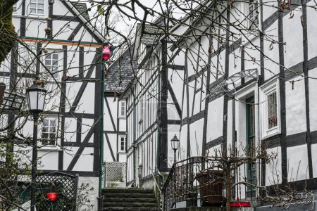 Foto de Historical half-timber houses in the beautiful old district of Freudenberg - Imagen libre de derechos