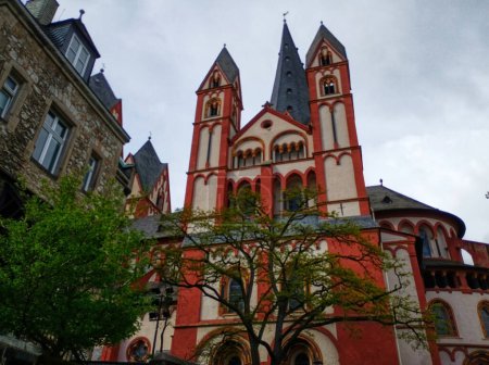 Cathédrale historique la vieille ville du Limbourg