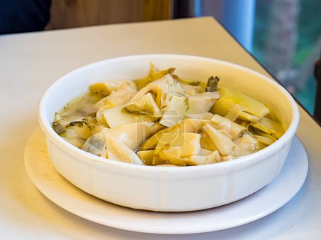Téléchargez les photos : Délices taïwanais au hakka : Moutarde fermentée avec tige de bambou Makino - en image libre de droit