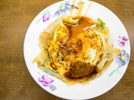 Téléchargez les photos : Nourriture traditionnelle taïwanaise : Oyster omelette. - en image libre de droit