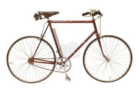 Téléchargez les photos : Vintage seventies maroon touring bicycle with one fixed gear isolated on a white background - en image libre de droit