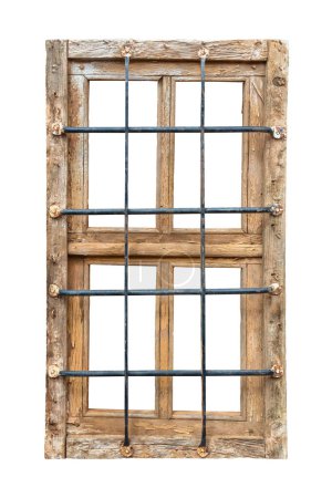 Téléchargez les photos : Ancienne fenêtre de prison altérée avec des barres d'acier rouillées isolées sur un fond blanc - en image libre de droit