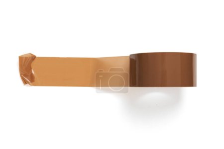 Foto de Cinta adhesiva marrón aislada sobre fondo blanco, incluida la ruta de recorte - Imagen libre de derechos
