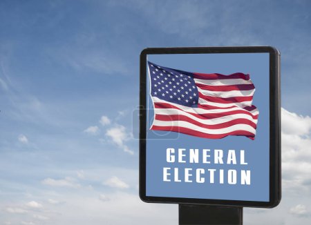 Foto de Cartelera con la inscripción "Elecciones generales", bandera estadounidense contra el cielo - Imagen libre de derechos