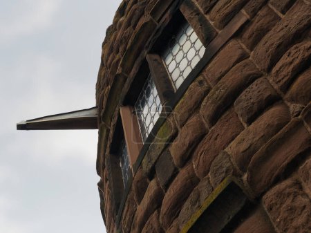 Nahaufnahme des Phönixturms, auch als König-Karl-Turm bekannt, an der nordöstlichen Ecke der Stadtmauer von Chester