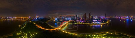 Foto de Río Wuhan Yangtze y Río Han en las cuatro orillas del paisaje histórico de la ciudad - Imagen libre de derechos