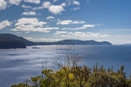 Atemberaubende Ausblicke auf den Tasman National Park, aufgenommen vom Cape Hauy Track, Tasmanien, Australien