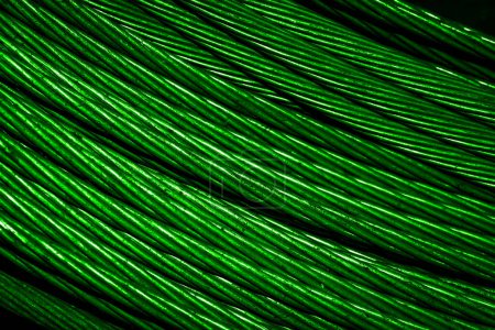 Foto de Cable eléctrico de aluminio verde. Fondo o textura - Imagen libre de derechos