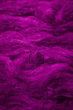 Foto de Lana mineral violeta con una textura visible - Imagen libre de derechos