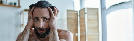 Téléchargez les photos : Homme désespéré assis dans la baignoire avec les mains sur la tête pendant la dépression mentale, la dépression, bannière - en image libre de droit