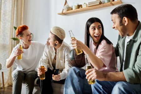 Téléchargez les photos : Diverse group of friends enjoying beer on a couch. - en image libre de droit