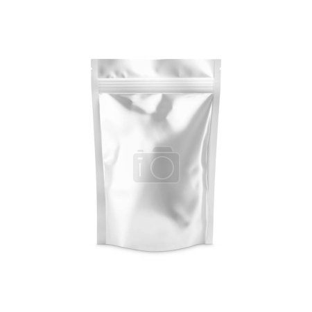 Foto de Paquete de bolsa blanca metálica en blanco aislado sobre un fondo blanco - Imagen libre de derechos