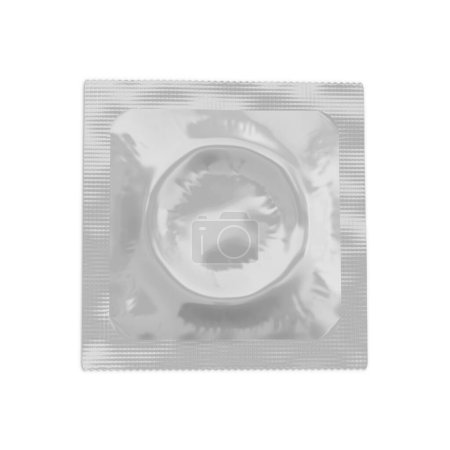 Téléchargez les photos : Une image d'une boîte de préservatifs isolée sur un fond blanc - en image libre de droit