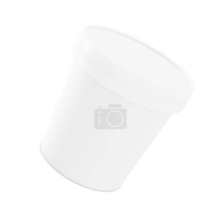 Téléchargez les photos : Une tasse de crème glacée vierge isolée sur un fond blanc - en image libre de droit