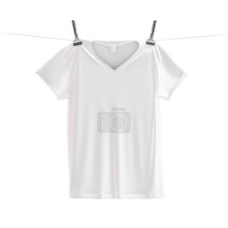 Téléchargez les photos : Un T-shirt blanc suspendu sur des pinces à linge isolé sur un fond blanc - en image libre de droit