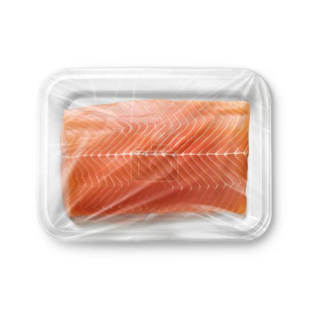 Foto de Una imagen de una bandeja de plástico de salmón aislado sobre un fondo blanco - Imagen libre de derechos