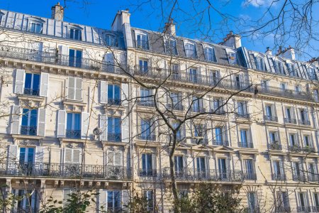 Téléchargez les photos : Paris, typical facade, beautiful building boulevard Richard-Lenoir, in the 11e arrondissement - en image libre de droit
