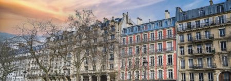 Téléchargez les photos : Paris, beaux bâtiments, boulevard Richard-Lenoir dans le 11e arrondissement de la capitale française - en image libre de droit
