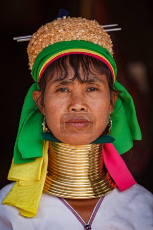 Foto de The Padaung Long Neck Woman of Myanmar - Imagen libre de derechos