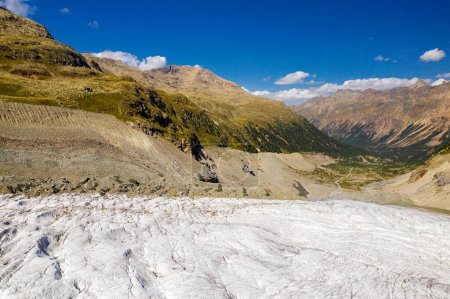 Suiza, Engadine, Glaciar Morteratsch, vista aérea (septiembre 2019))