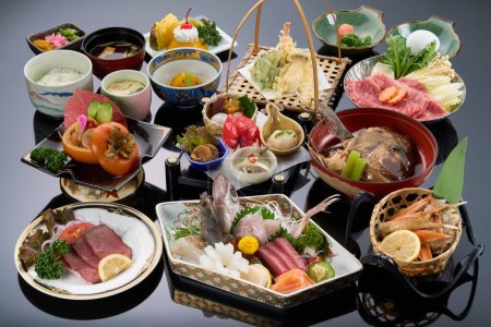 Téléchargez les photos : Haute cuisine japonaise kaiseki - en image libre de droit