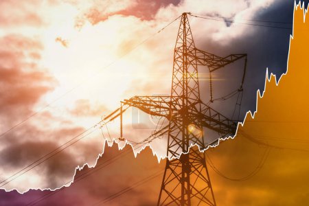 Téléchargez les photos : Tour de transmission et graphique étincelant représentant la hausse des prix de l'électricité pendant la crise énergétique mondiale. - en image libre de droit