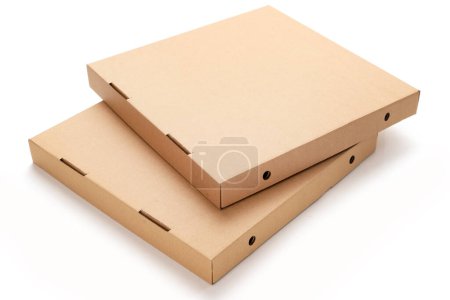 Foto de Dos cajas de pizza de cartón cerradas aisladas sobre fondo blanco - Imagen libre de derechos