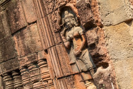 Téléchargez les photos : Ruines de l'ancien temple khmer Angkor wat au Cambodge à Siem Reap. - en image libre de droit