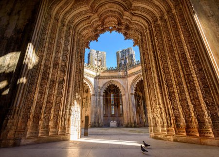 Téléchargez les photos : Small gothic chapels of Batalha monastery,Portugal - en image libre de droit