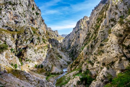 Téléchargez les photos : Vue sur le sentier de Ruta Cares, Asturies à Léon, Espagne - en image libre de droit