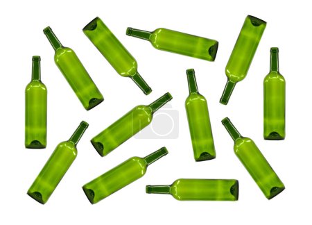 Foto de Patrón aleatorio de botellas de vino de vidrio verde vacías aisladas sobre un fondo blanco liso. Concepto de consumo de alcohol. No hay gente. - Imagen libre de derechos