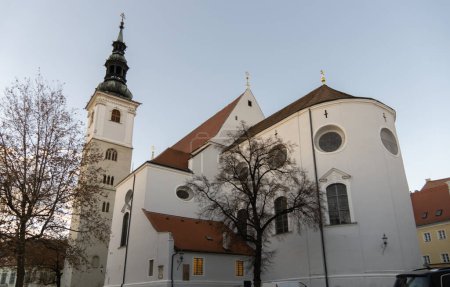 Foto de La famosa iglesia parroquial de St. Veit en Krems, Austria - Imagen libre de derechos