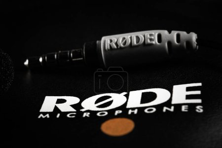 Foto de RODE lavalier microphone mini jack 3.5 or TRS. Almaty, Kazakhstan - January 13, 2022 - Imagen libre de derechos