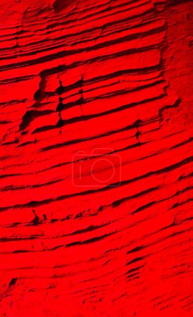 Foto de Roca roja, fondo de piedra. Piedra texturizada natural en color de lectura - Imagen libre de derechos