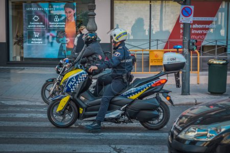 Téléchargez les photos : Police en Valence, Espagne - en image libre de droit