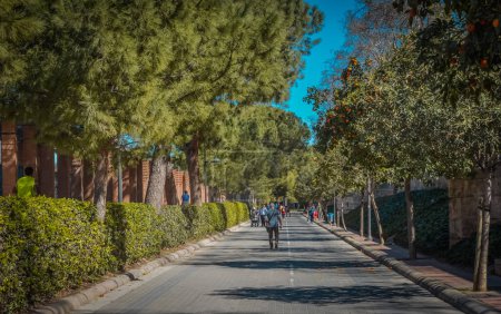 Téléchargez les photos : Bicyclette dans la ville de Valence - en image libre de droit